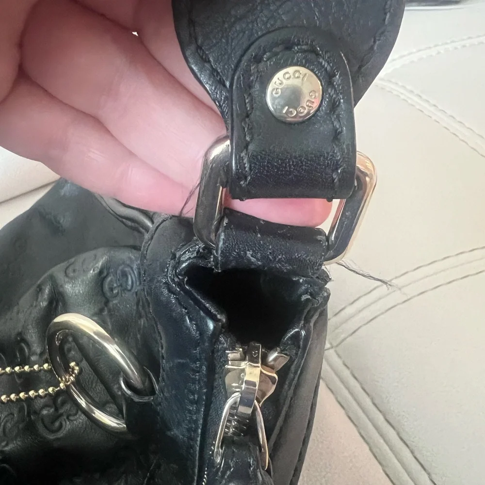 Black Gucci Sima Shoulder Bag.